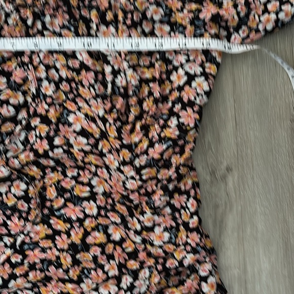 Floral Puff Sleeve Dress - Picture 3 of 3